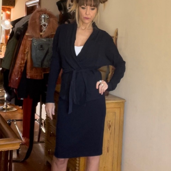 Navy Blue Pencil Skirt - Picture 9 of 11